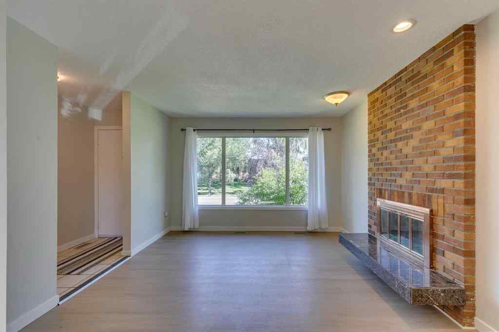 MLS® A2267622 - 2823 Dover Ridge Drive SE in Dover Calgary, Residential