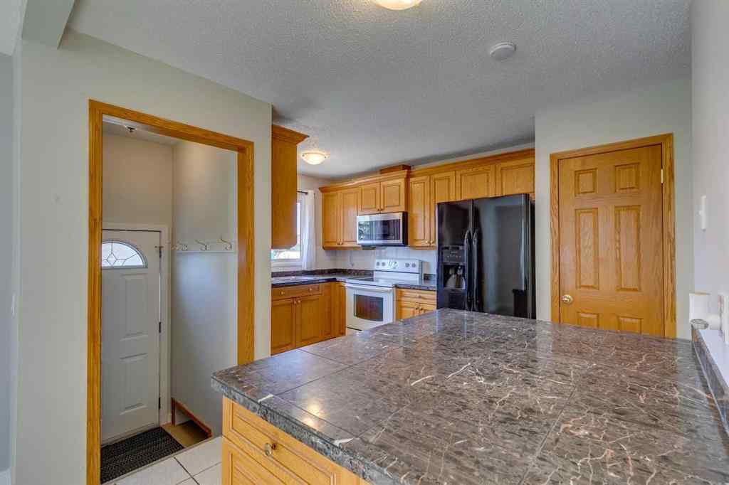 MLS® A2267622 - 2823 Dover Ridge Drive SE in Dover Calgary, Residential
