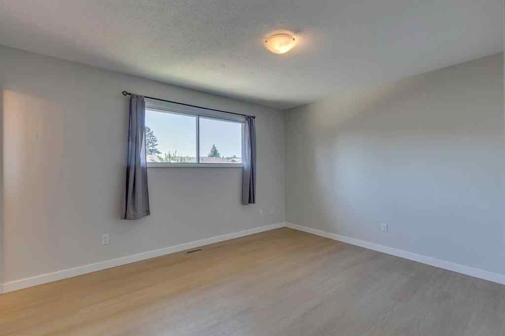 MLS® A2267622 - 2823 Dover Ridge Drive SE in Dover Calgary, Residential