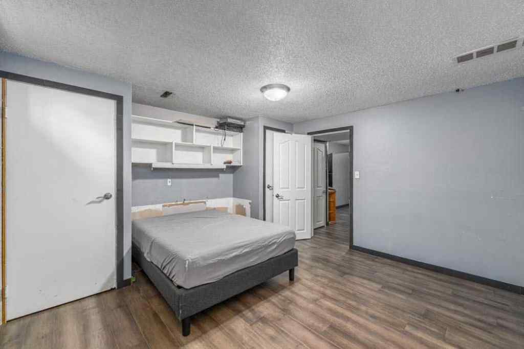 MLS® A2267623 - 6707 23 Avenue NE in Pineridge Calgary, Residential