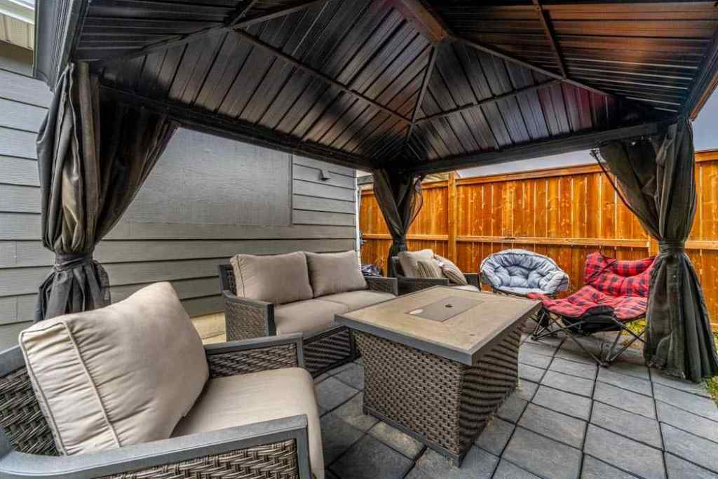 MLS® A2267623 - 6707 23 Avenue NE in Pineridge Calgary, Residential