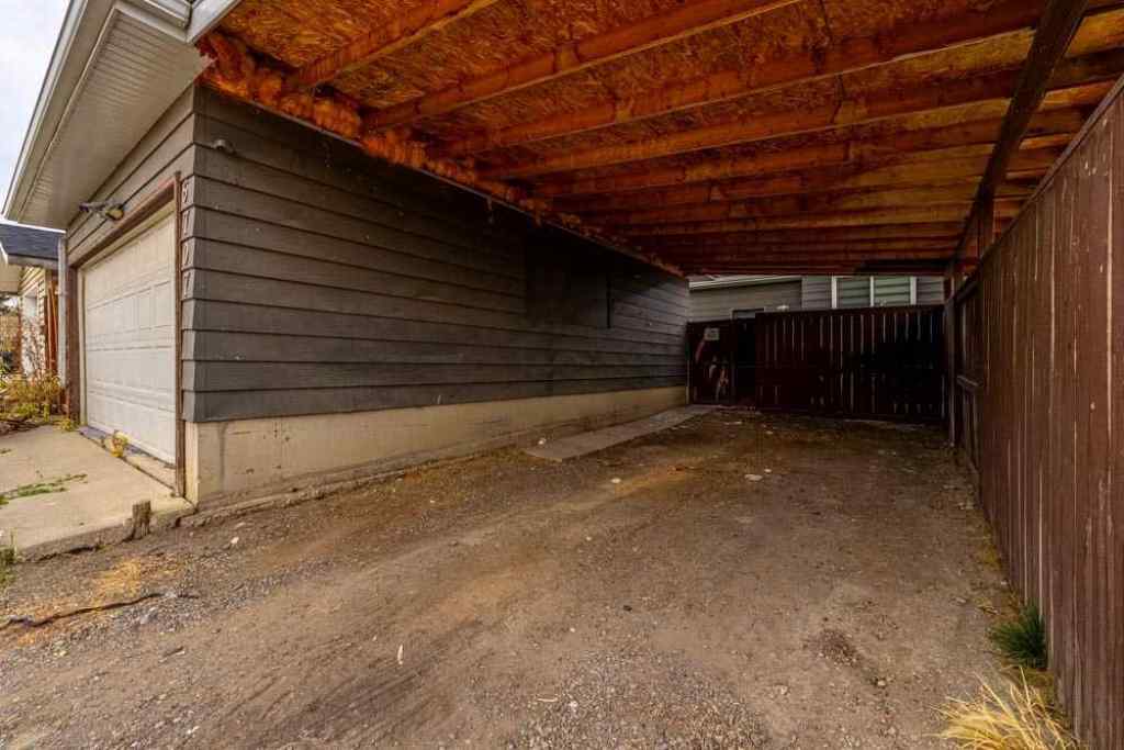 MLS® A2267623 - 6707 23 Avenue NE in Pineridge Calgary, Residential