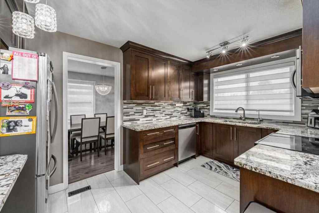 MLS® A2267623 - 6707 23 Avenue NE in Pineridge Calgary, Residential