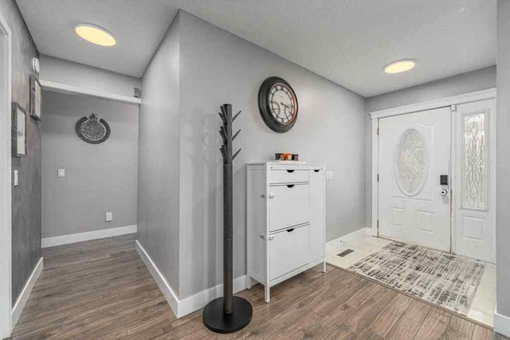 MLS® A2267623 - 6707 23 Avenue NE in Pineridge Calgary, Residential