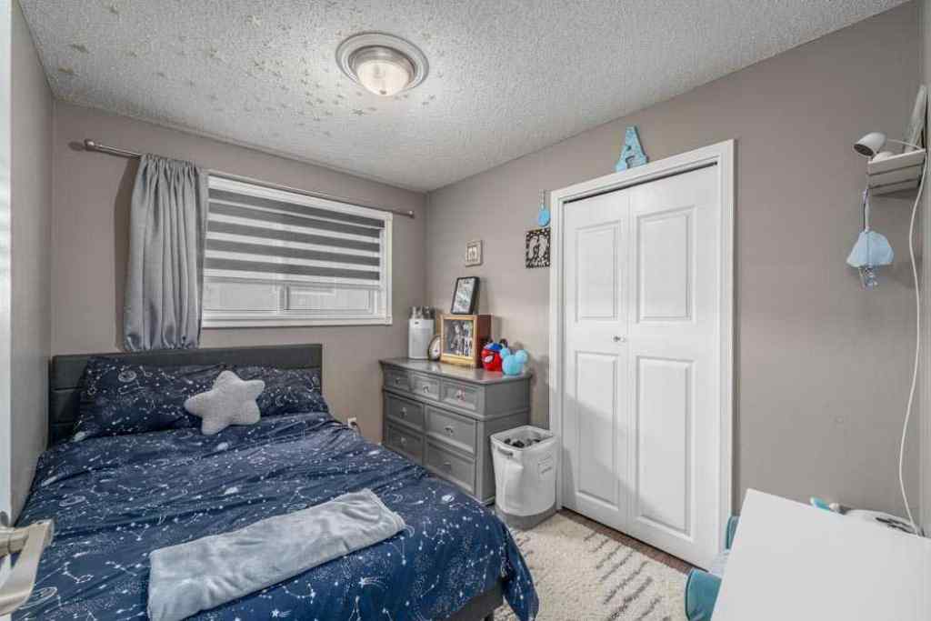 MLS® A2267623 - 6707 23 Avenue NE in Pineridge Calgary, Residential