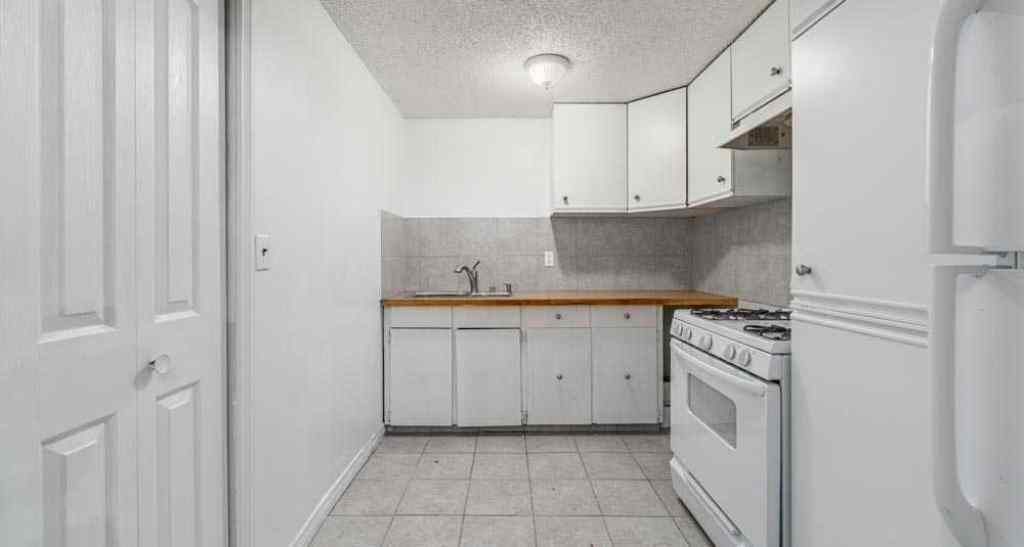 MLS® A2267623 - 6707 23 Avenue NE in Pineridge Calgary, Residential