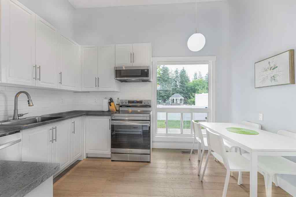 MLS® A2267625 - 352 Brae Glen Road SW in Braeside Calgary, Residential