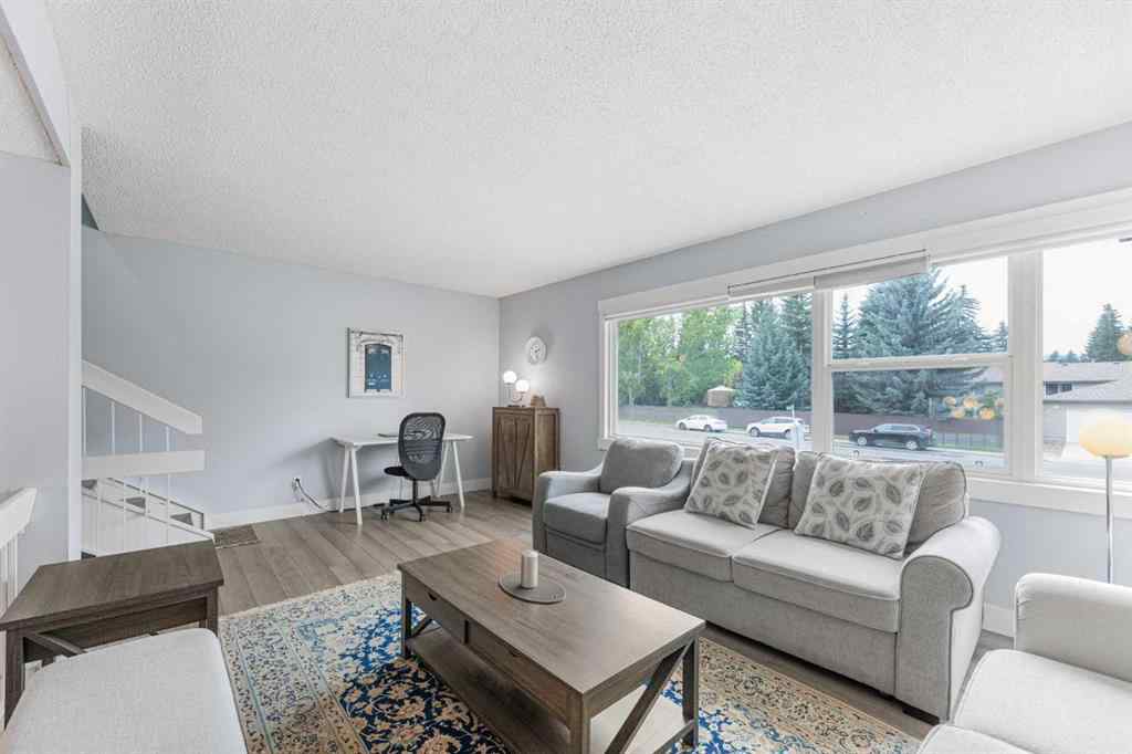 MLS® A2267625 - 352 Brae Glen Road SW in Braeside Calgary, Residential