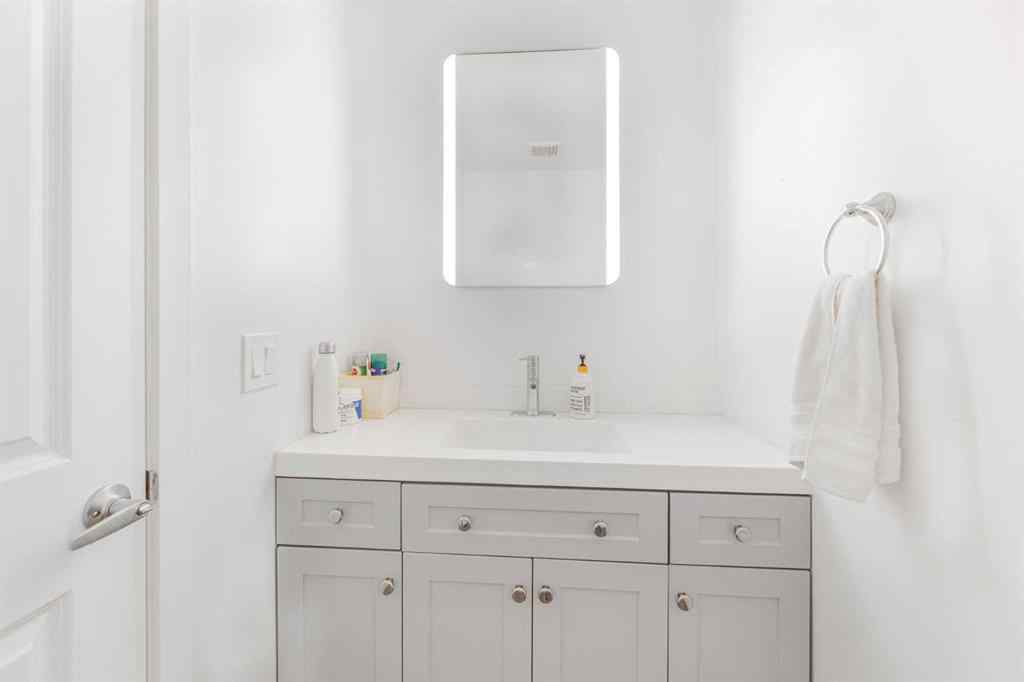 MLS® A2267625 - 352 Brae Glen Road SW in Braeside Calgary, Residential