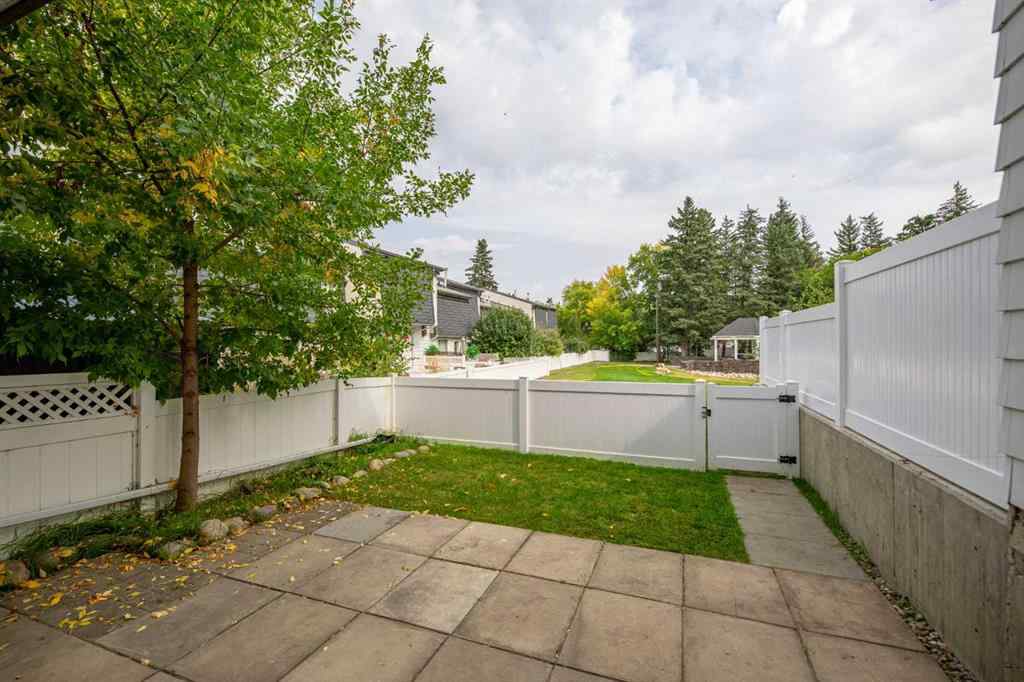 MLS® A2267625 - 352 Brae Glen Road SW in Braeside Calgary, Residential