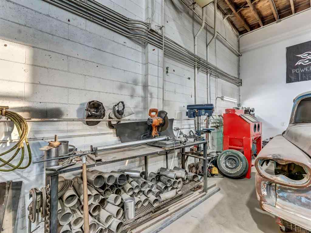 MLS® A2267632 - 674 17 Street SW in South West Industrial Medicine Hat, Commercial