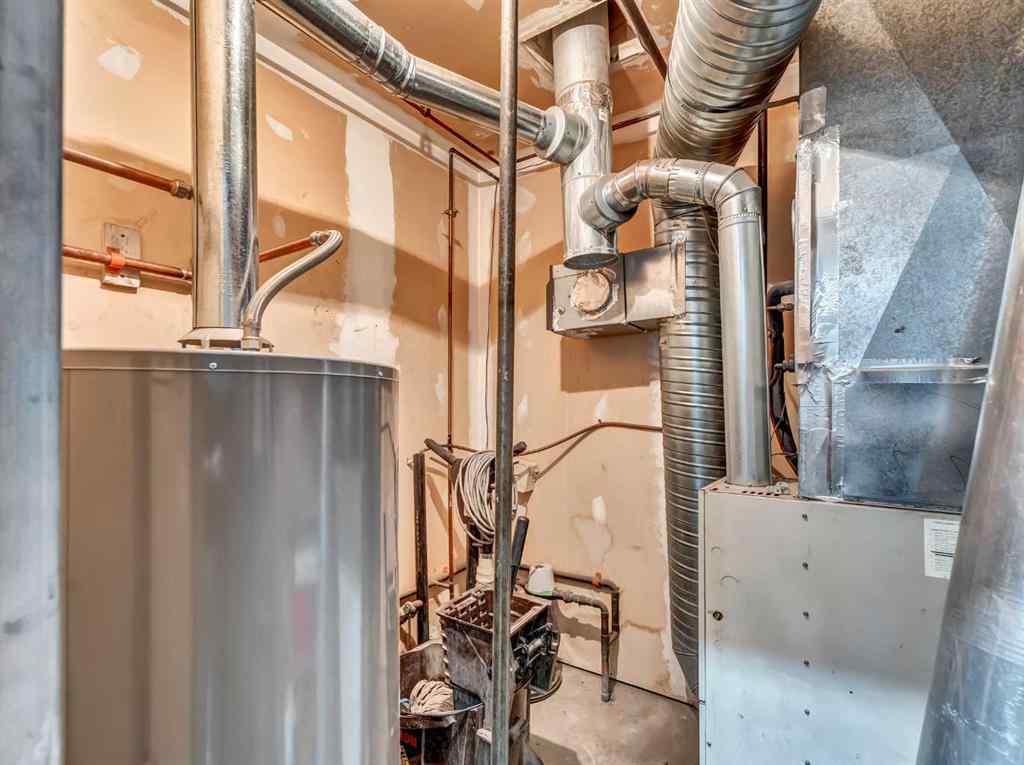 MLS® A2267632 - 674 17 Street SW in South West Industrial Medicine Hat, Commercial