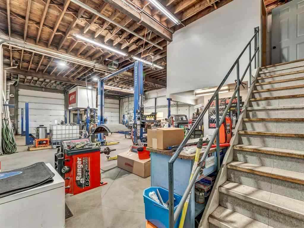 MLS® A2267632 - 674 17 Street SW in South West Industrial Medicine Hat, Commercial