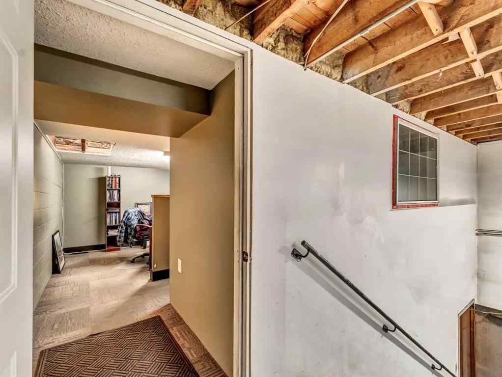 MLS® A2267632 - 674 17 Street SW in South West Industrial Medicine Hat, Commercial