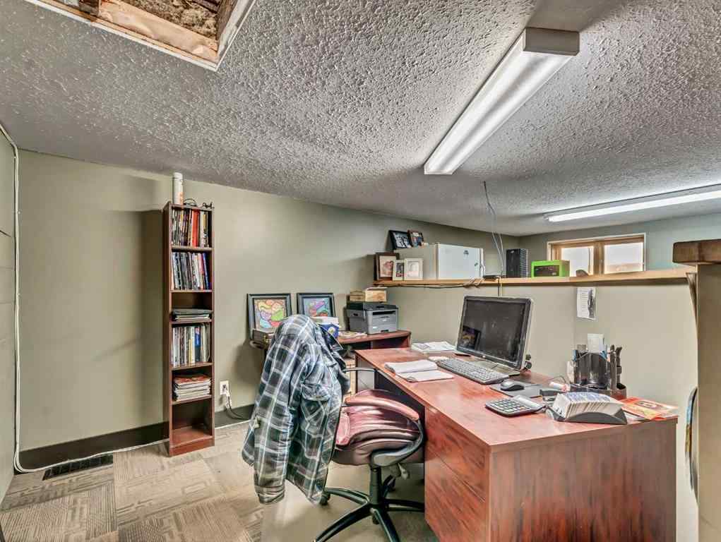 MLS® A2267632 - 674 17 Street SW in South West Industrial Medicine Hat, Commercial