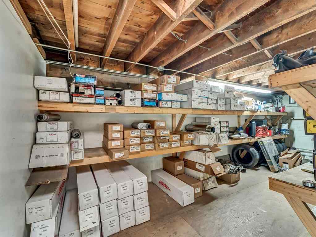 MLS® A2267632 - 674 17 Street SW in South West Industrial Medicine Hat, Commercial