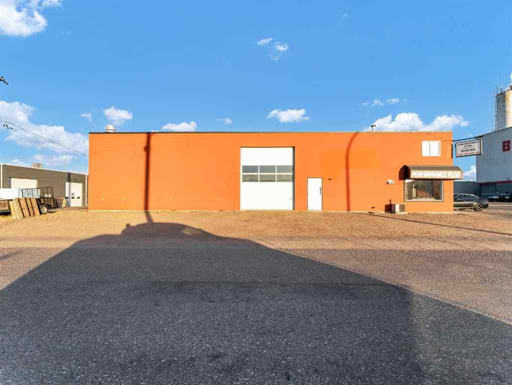 MLS® A2267632 - 674 17 Street SW in South West Industrial Medicine Hat, Commercial