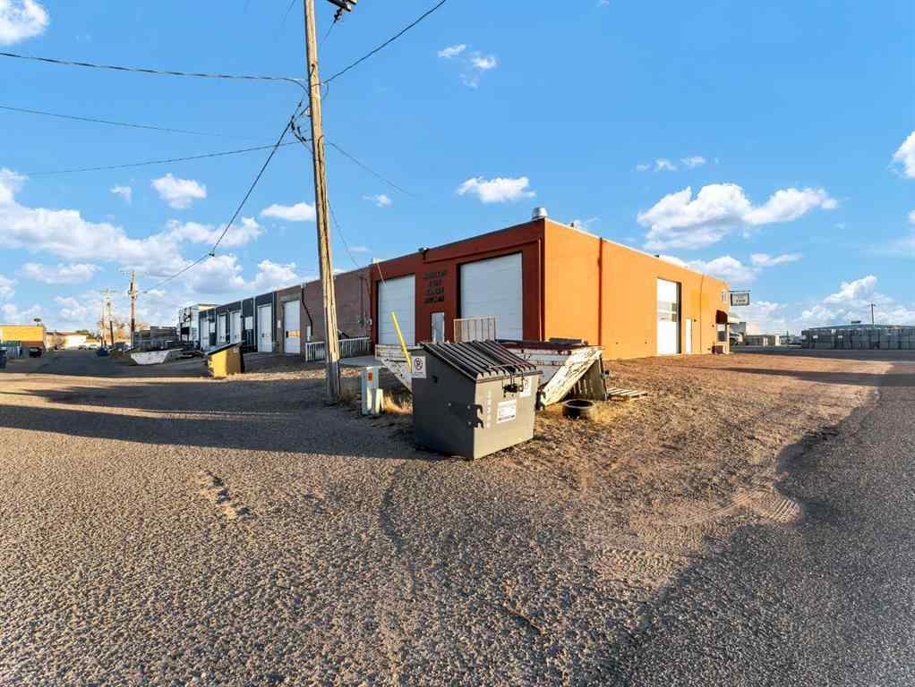 MLS® A2267632 - 674 17 Street SW in South West Industrial Medicine Hat, Commercial