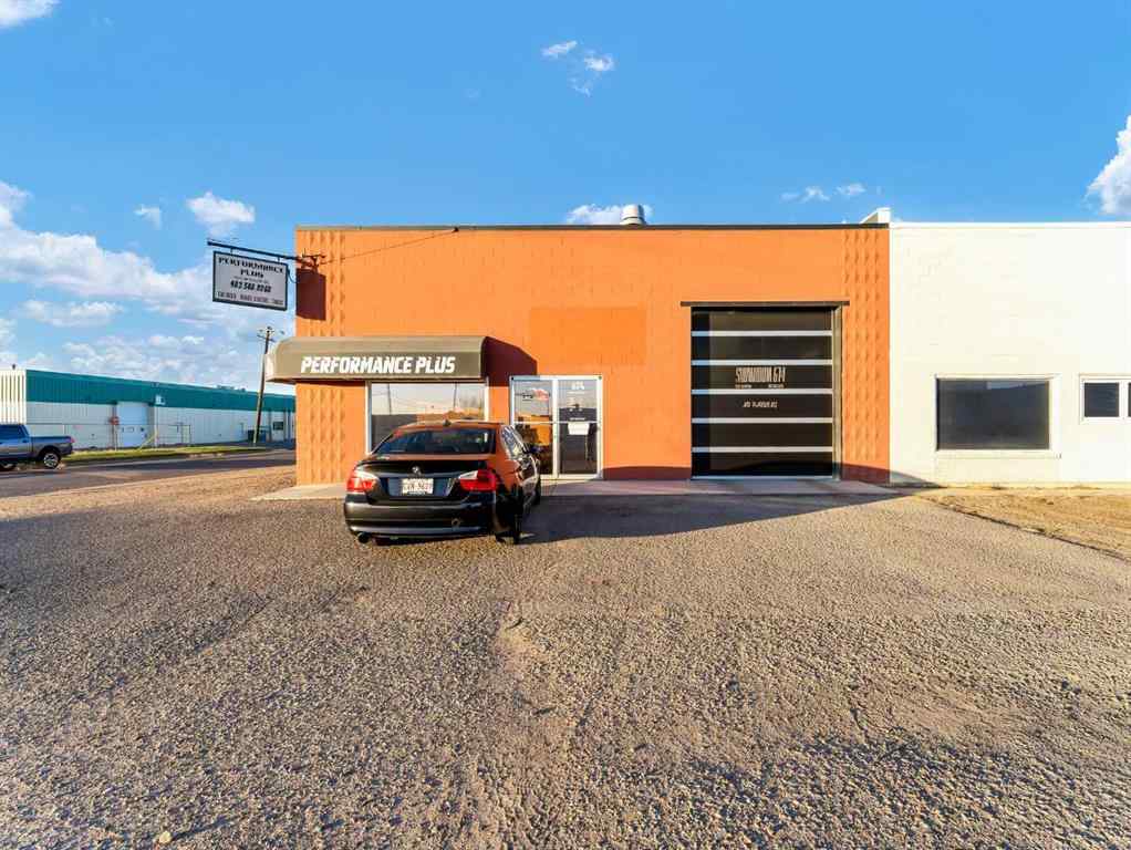 MLS® A2267632 - 674 17 Street SW in South West Industrial Medicine Hat, Commercial