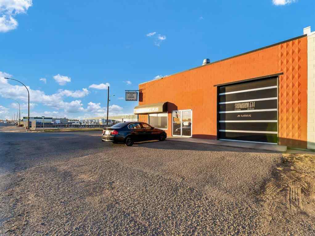 MLS® A2267632 - 674 17 Street SW in South West Industrial Medicine Hat, Commercial