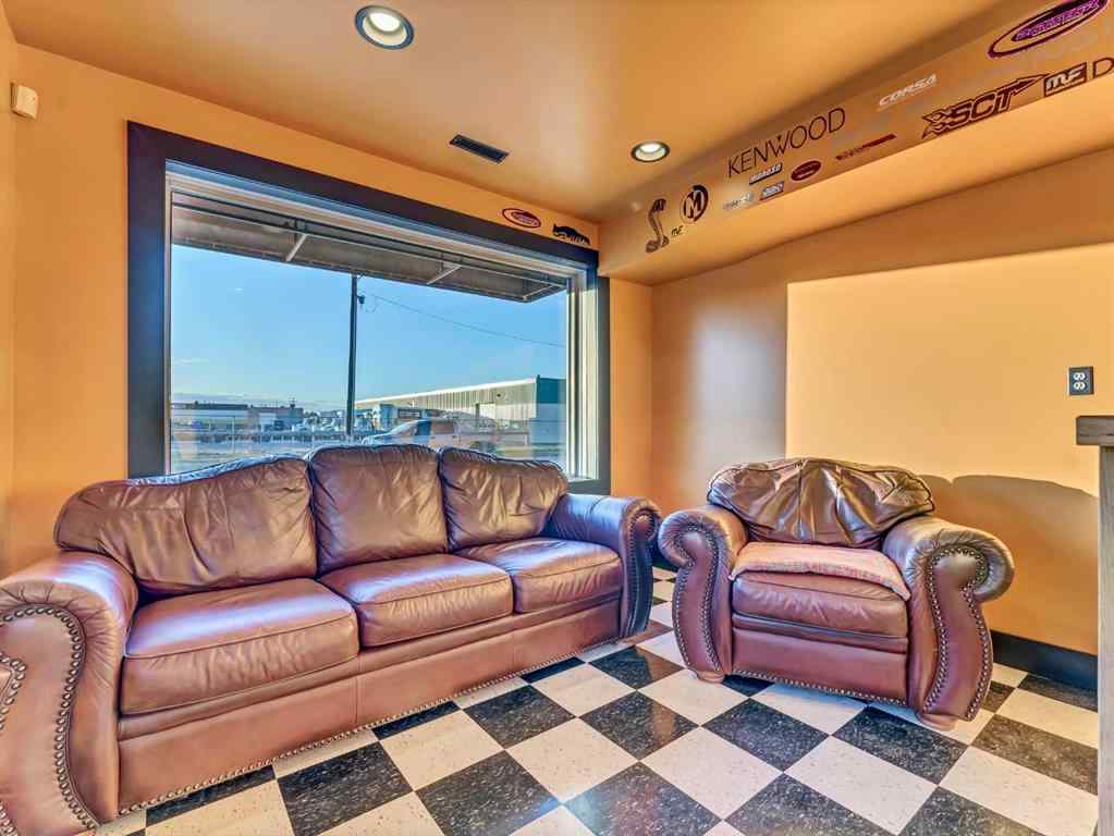 MLS® A2267632 - 674 17 Street SW in South West Industrial Medicine Hat, Commercial