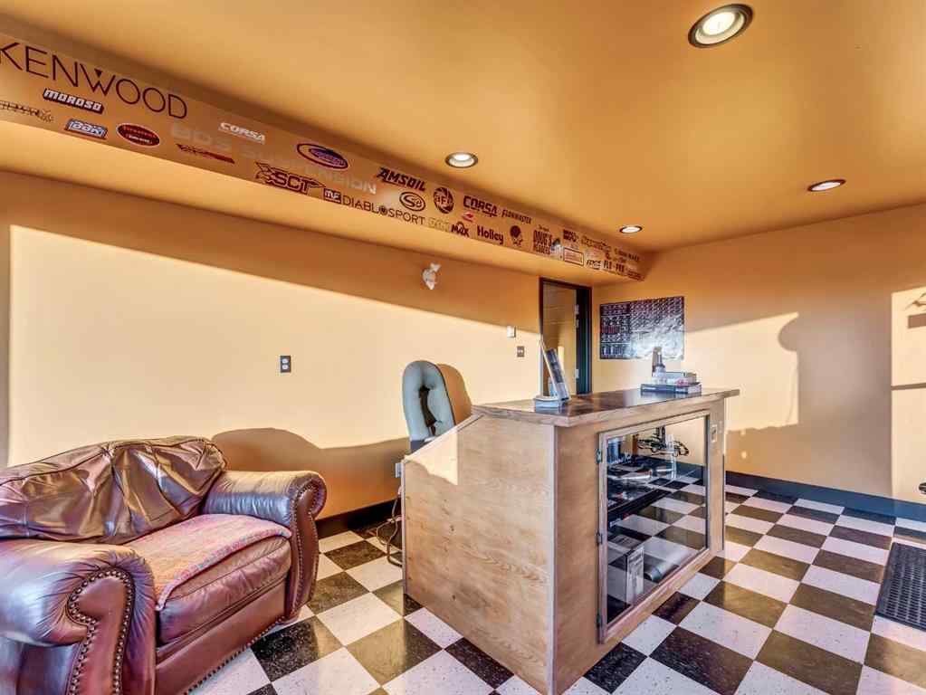 MLS® A2267632 - 674 17 Street SW in South West Industrial Medicine Hat, Commercial