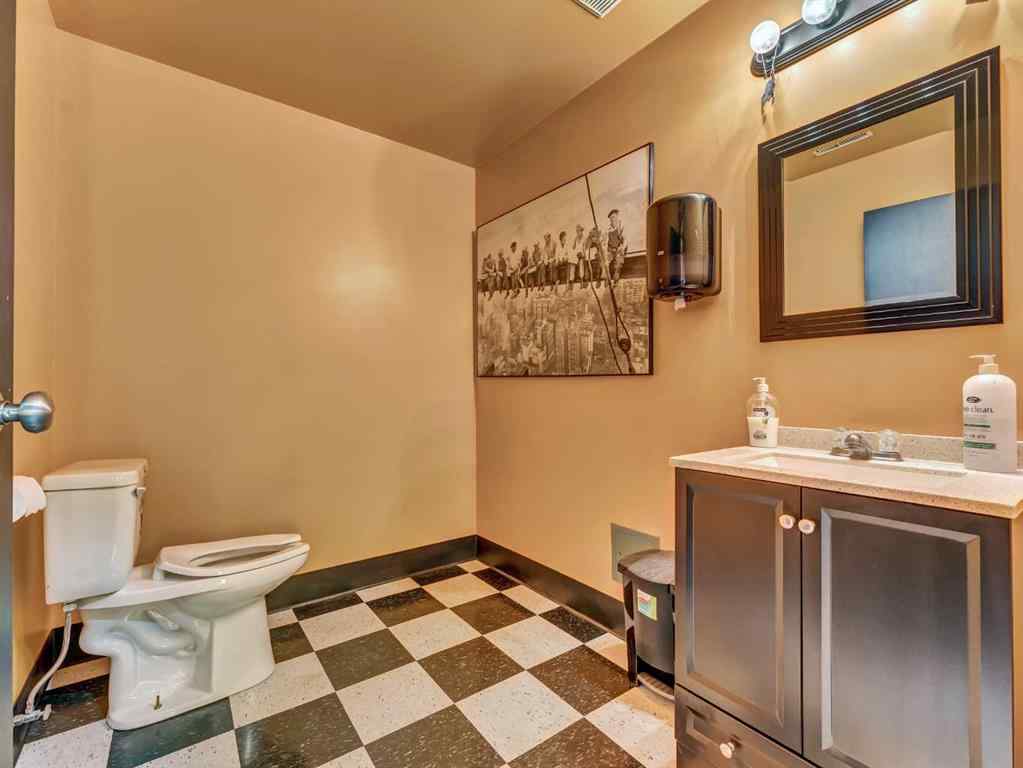 MLS® A2267632 - 674 17 Street SW in South West Industrial Medicine Hat, Commercial