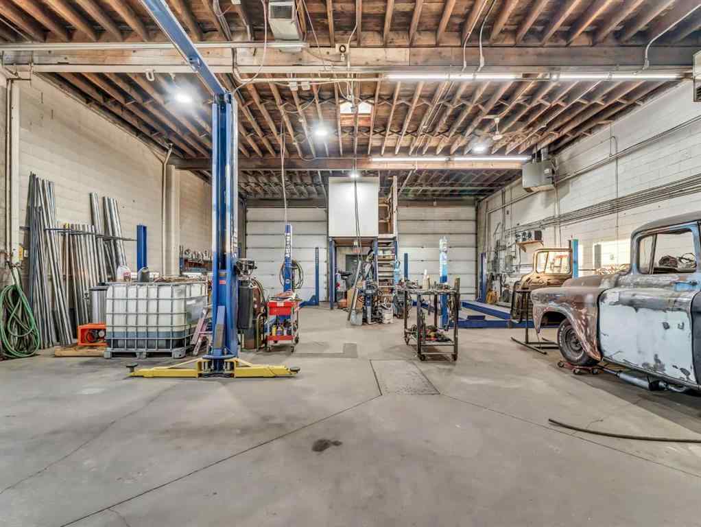 MLS® A2267632 - 674 17 Street SW in South West Industrial Medicine Hat, Commercial