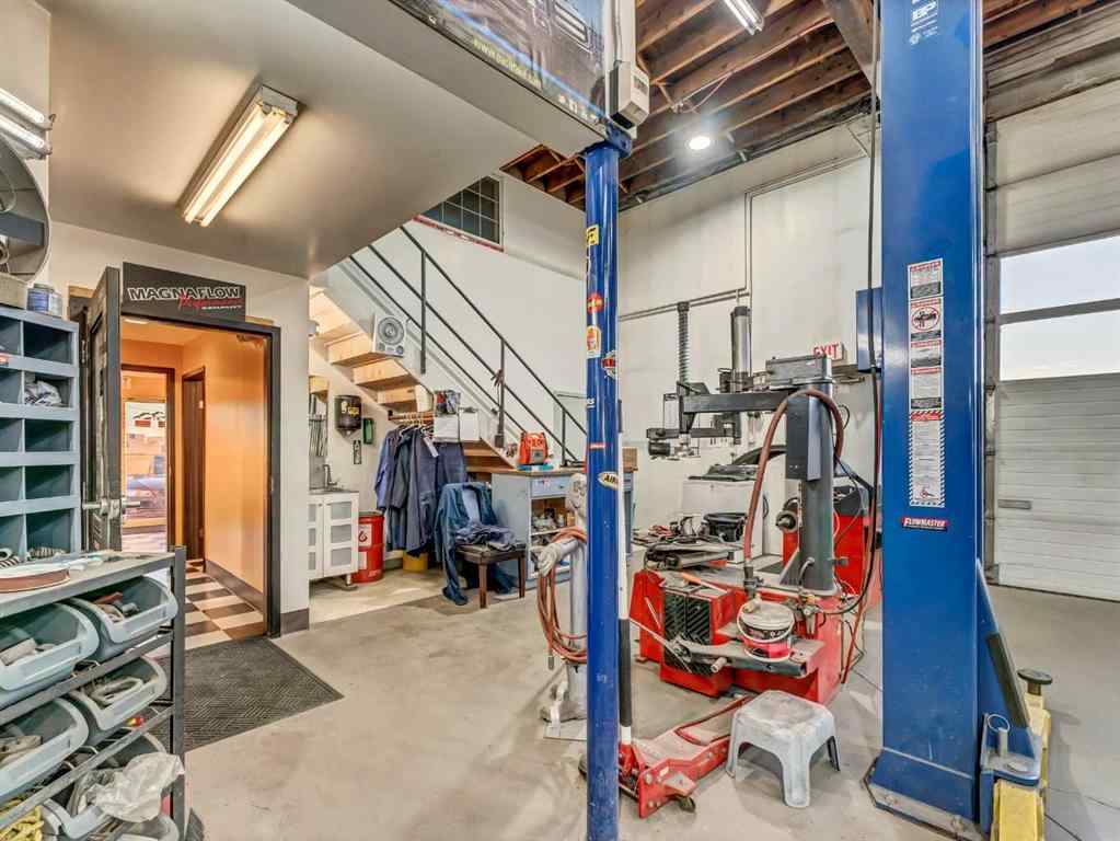 MLS® A2267632 - 674 17 Street SW in South West Industrial Medicine Hat, Commercial