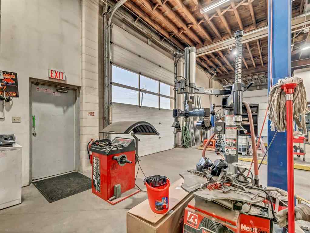 MLS® A2267632 - 674 17 Street SW in South West Industrial Medicine Hat, Commercial