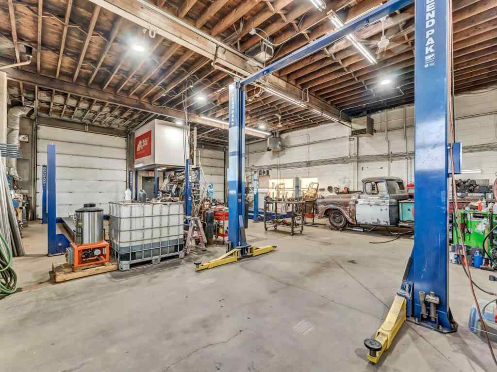 MLS® A2267632 - 674 17 Street SW in South West Industrial Medicine Hat, Commercial