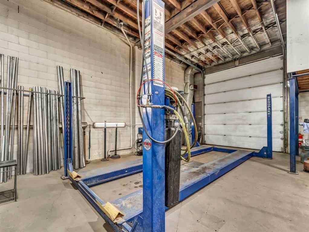 MLS® A2267632 - 674 17 Street SW in South West Industrial Medicine Hat, Commercial