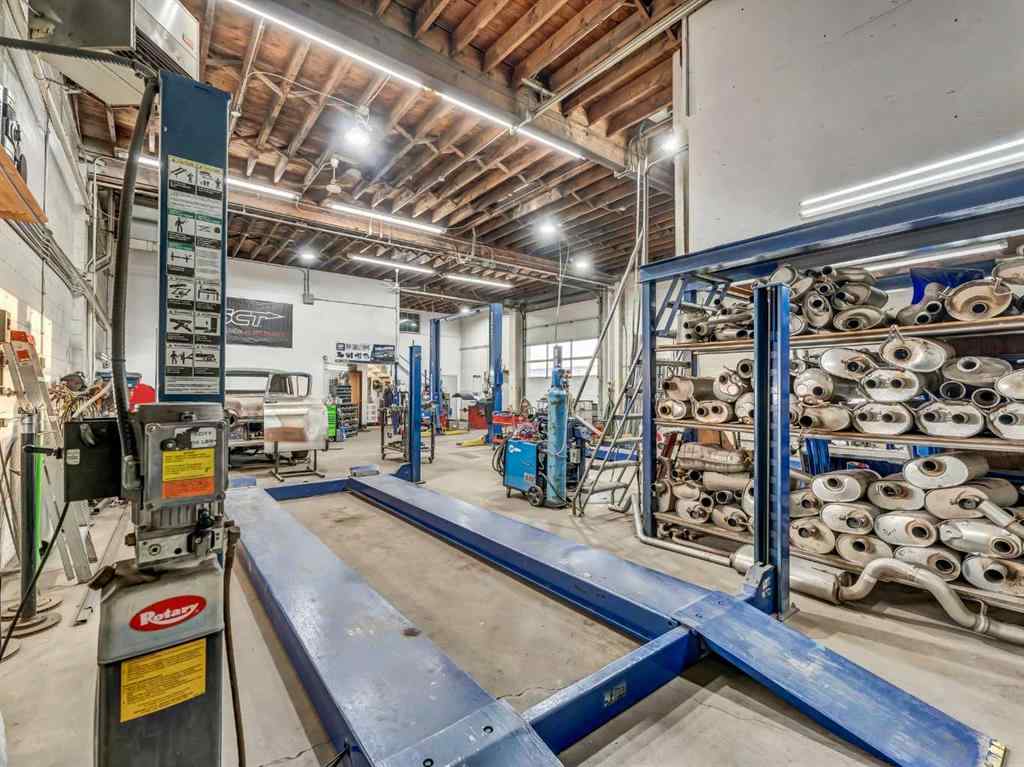 MLS® A2267632 - 674 17 Street SW in South West Industrial Medicine Hat, Commercial