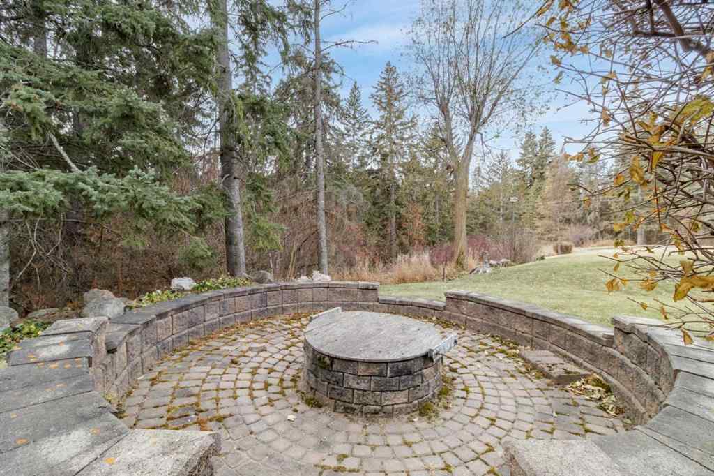 MLS® A2267634 - 10 Sunnyside Crescent  in Sunnybrook Red Deer, Residential