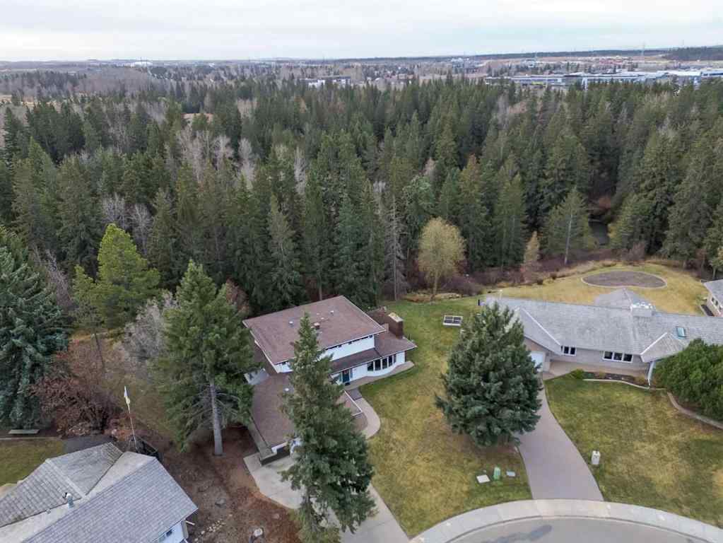 MLS® A2267634 - 10 Sunnyside Crescent  in Sunnybrook Red Deer, Residential