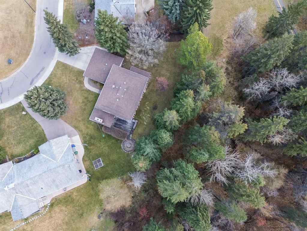 MLS® A2267634 - 10 Sunnyside Crescent  in Sunnybrook Red Deer, Residential