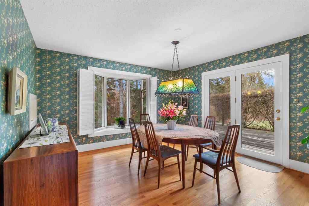 MLS® A2267634 - 10 Sunnyside Crescent  in Sunnybrook Red Deer, Residential