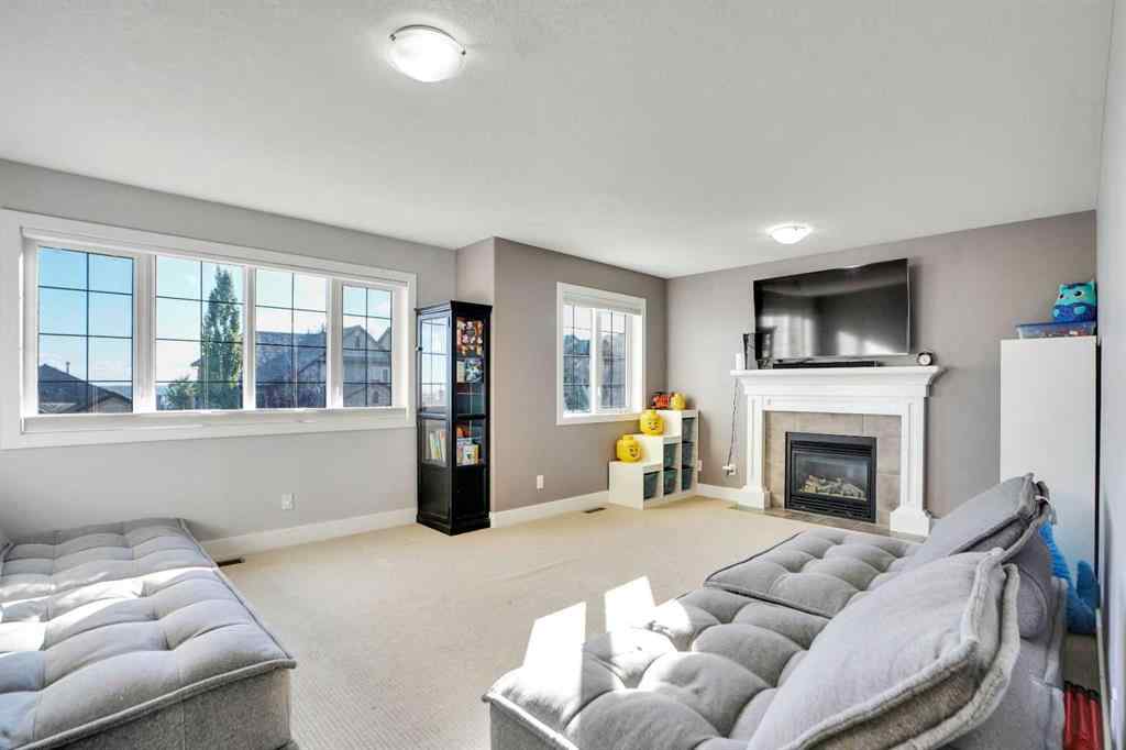 MLS® A2267637 - 70 Royal Ridge Manor NW in Royal Oak Calgary, Residential