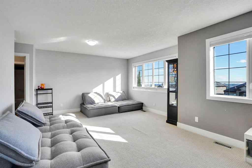MLS® A2267637 - 70 Royal Ridge Manor NW in Royal Oak Calgary, Residential