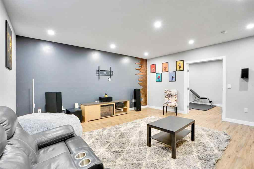 MLS® A2267637 - 70 Royal Ridge Manor NW in Royal Oak Calgary, Residential