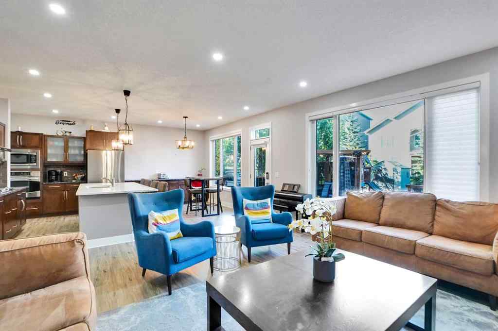 MLS® A2267637 - 70 Royal Ridge Manor NW in Royal Oak Calgary, Residential