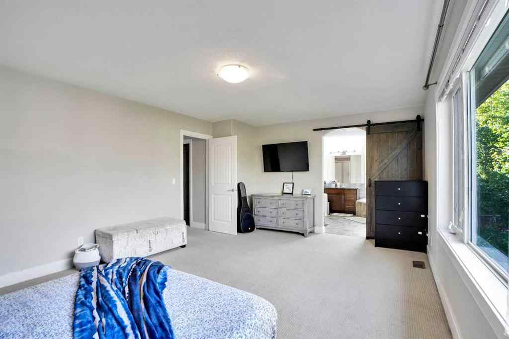 MLS® A2267637 - 70 Royal Ridge Manor NW in Royal Oak Calgary, Residential