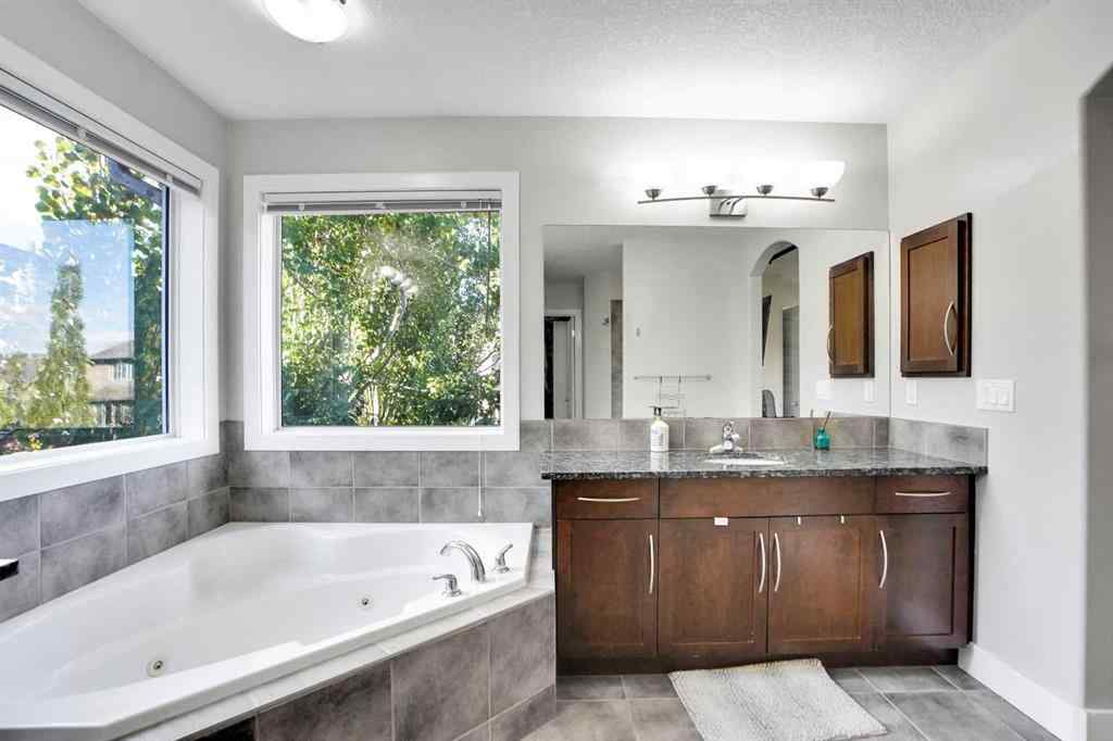 MLS® A2267637 - 70 Royal Ridge Manor NW in Royal Oak Calgary, Residential