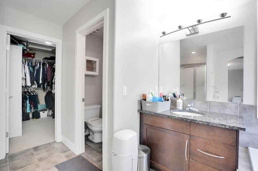 MLS® A2267637 - 70 Royal Ridge Manor NW in Royal Oak Calgary, Residential