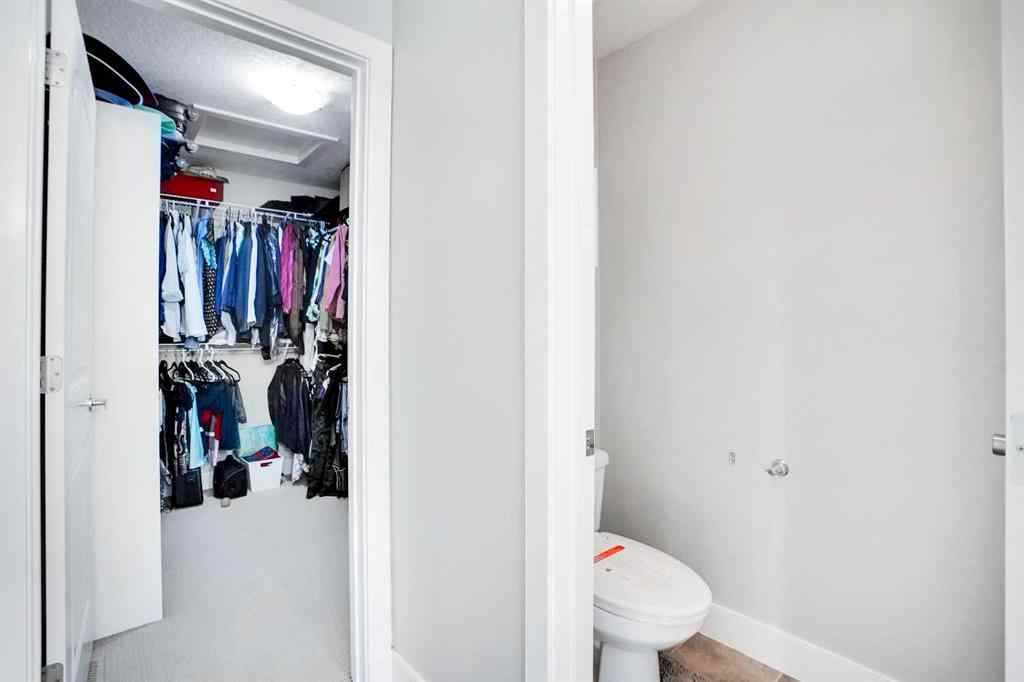 MLS® A2267637 - 70 Royal Ridge Manor NW in Royal Oak Calgary, Residential