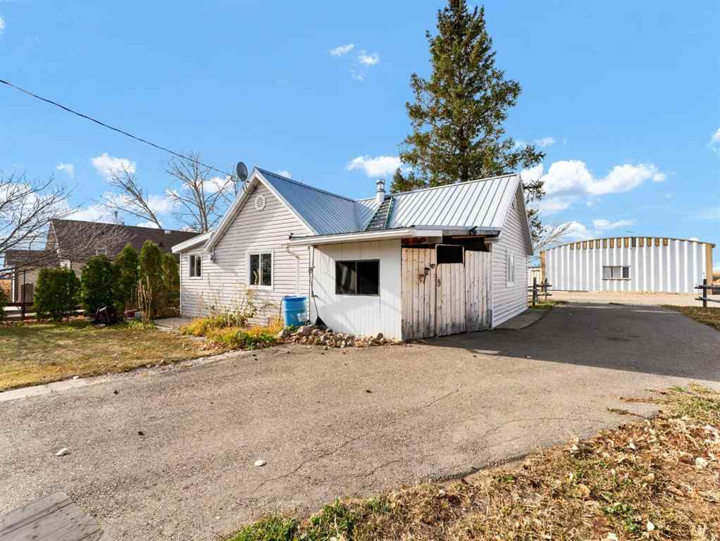MLS® A2267640 - 17 2 Street W in NONE Schuler, Residential