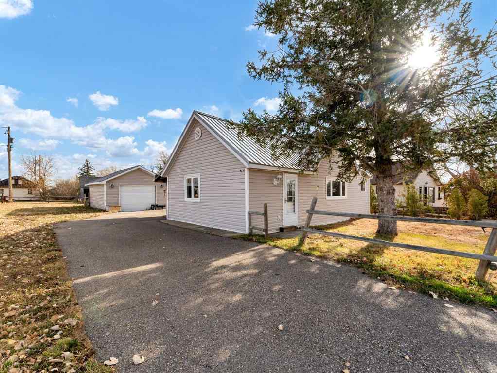 MLS® A2267640 - 17 2 Street W in NONE Schuler, Residential