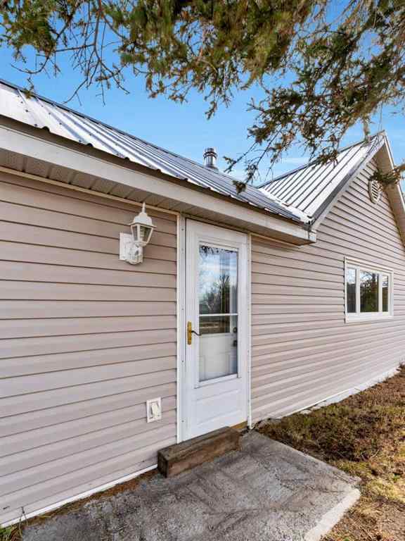 MLS® A2267640 - 17 2 Street W in NONE Schuler, Residential