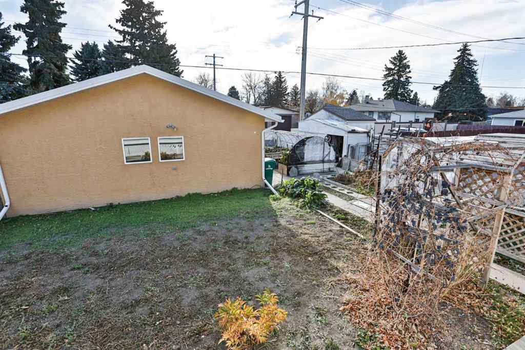 MLS® A2267643 - 2010 10th Avenue S in Victoria Park Lethbridge, Residential