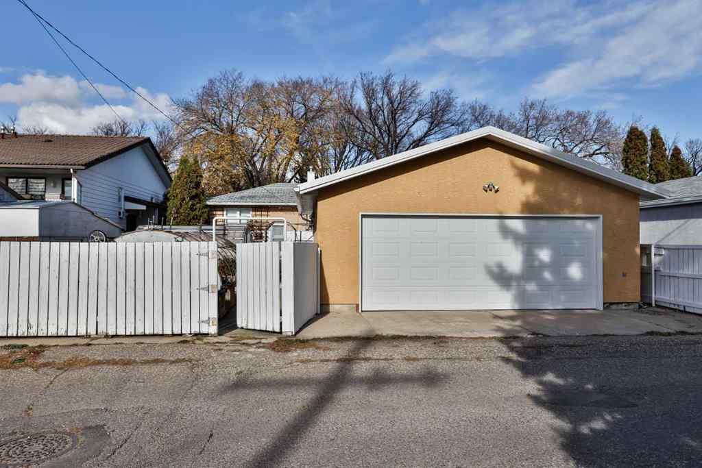 MLS® A2267643 - 2010 10th Avenue S in Victoria Park Lethbridge, Residential